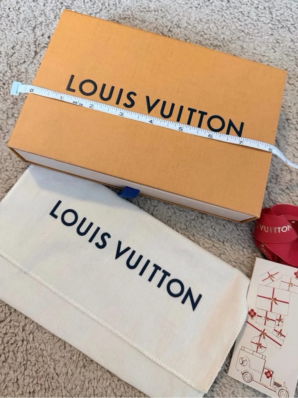 LOUIS VUITTON